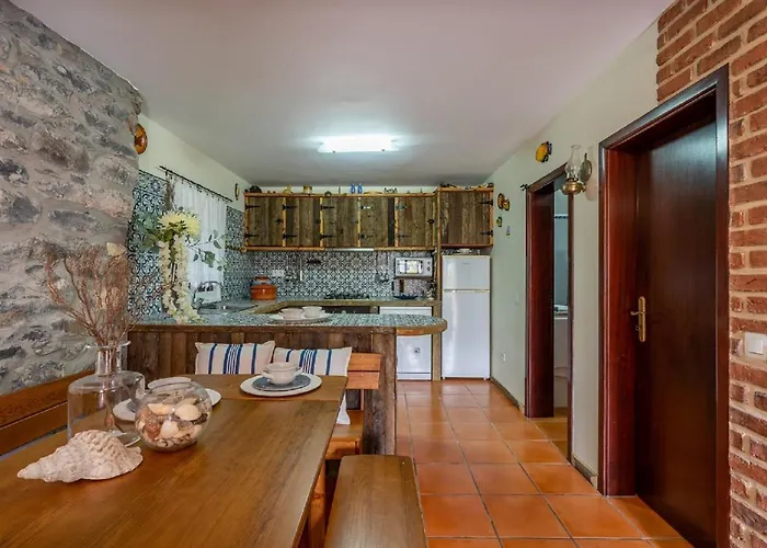 Do Monte No Porto Moniz By Homie